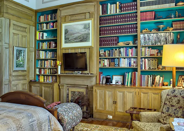 Corners Mansion Inn - A Bed And Breakfast
